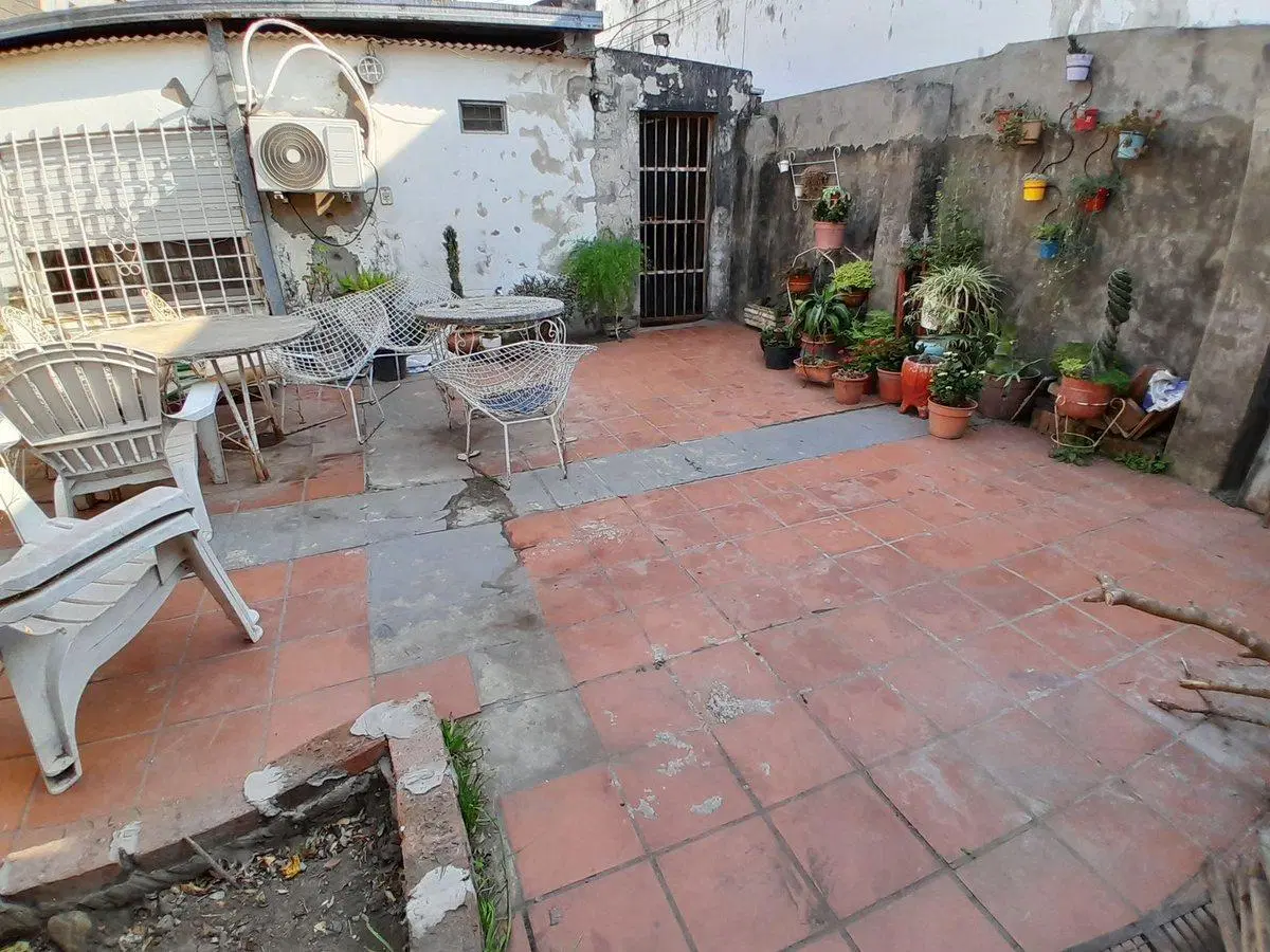 VENTA CASA 2 DORM Y PATIO EN BARRIO CANDIOTI 4