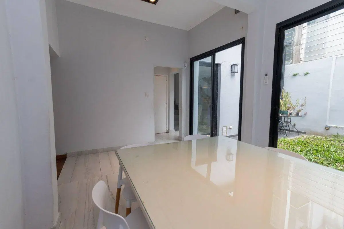 Casa amplia con 3 dormitorios y cochera Candioti 4