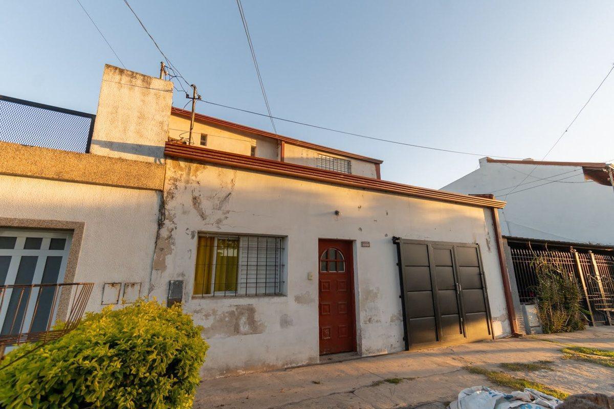 Casa de tres Dormitorios y Cochera en zona norte