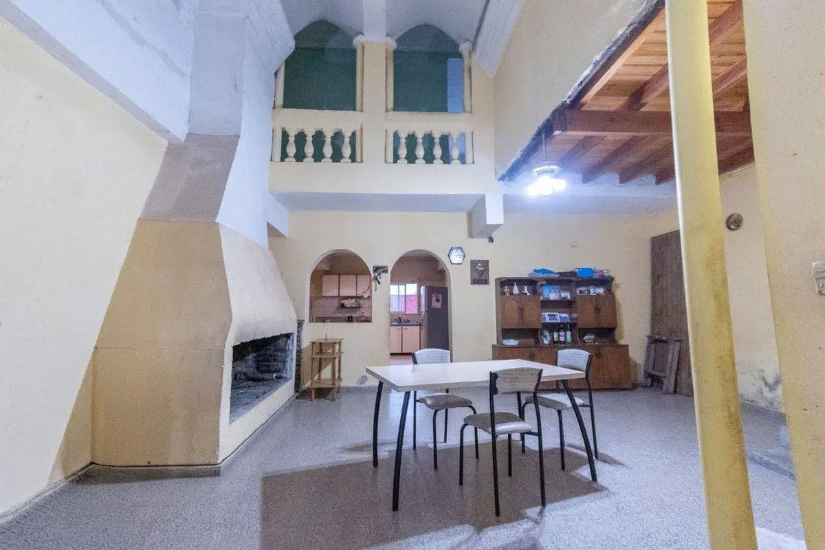 Casa de tres Dormitorios y Cochera en zona norte 2