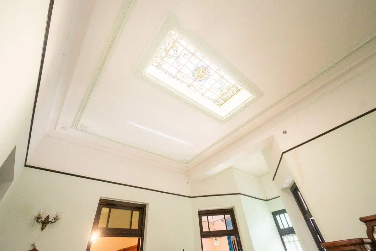 VENTA CASA ANTIGUA CON SALIDA A DOS CALLES 2