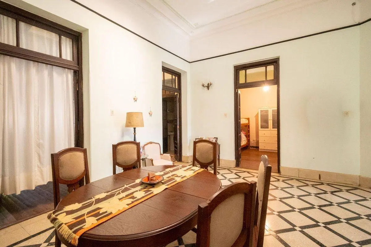 VENTA CASA ANTIGUA CON SALIDA A DOS CALLES 5