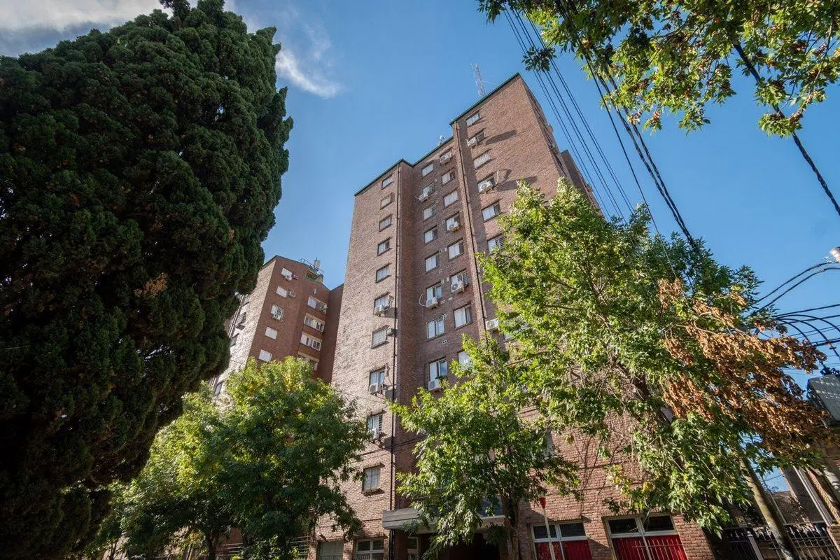 VENTA DE DPTO DE 2 DORMITORIOS EN CANDIOTI NORTE 3