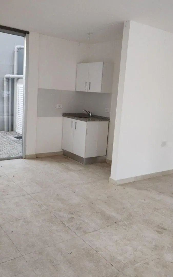 EN VENTA LOCAL COMERCIAL EN MACROCRENTRO 5