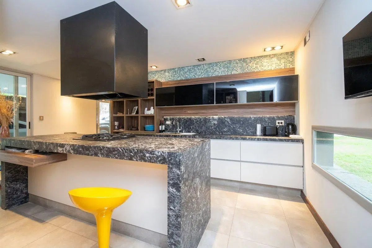 REMAX VENDE CASA IMPONENTE EN COUNTRY LOS MOLINOS 3