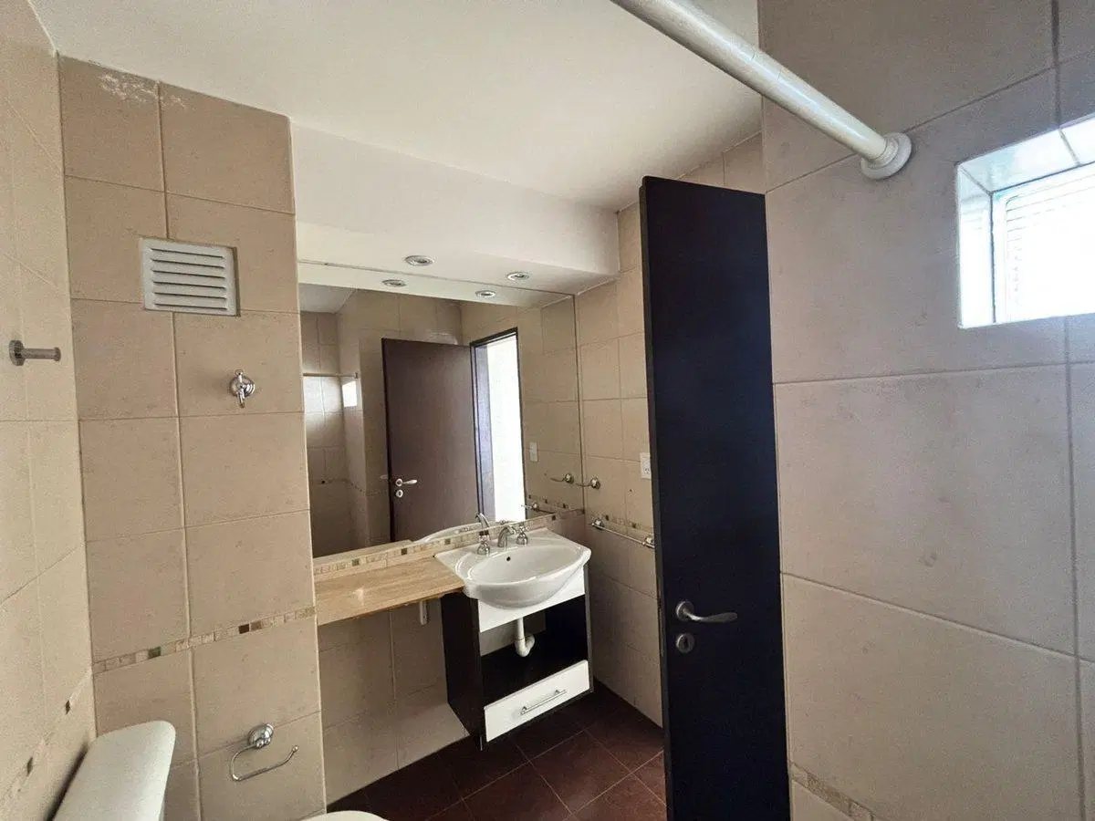 Depto de 2 dorm + balcón con asador en Candioti 4