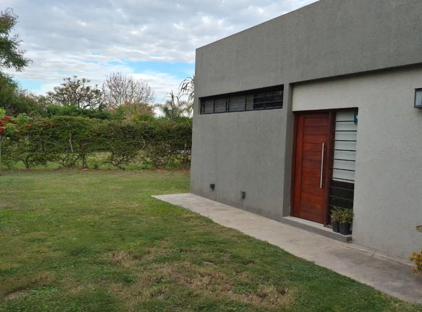 Casa con pileta Km 10 Ruta 1 4