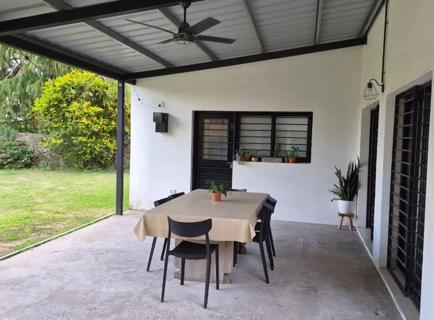 Casa con pileta Km 10 Ruta 1 5