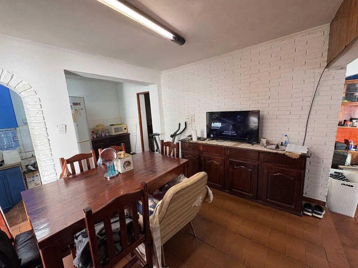 VENTA CASA INTERNA SARGENTO CABRAL, 3 DORM + PATIO 3