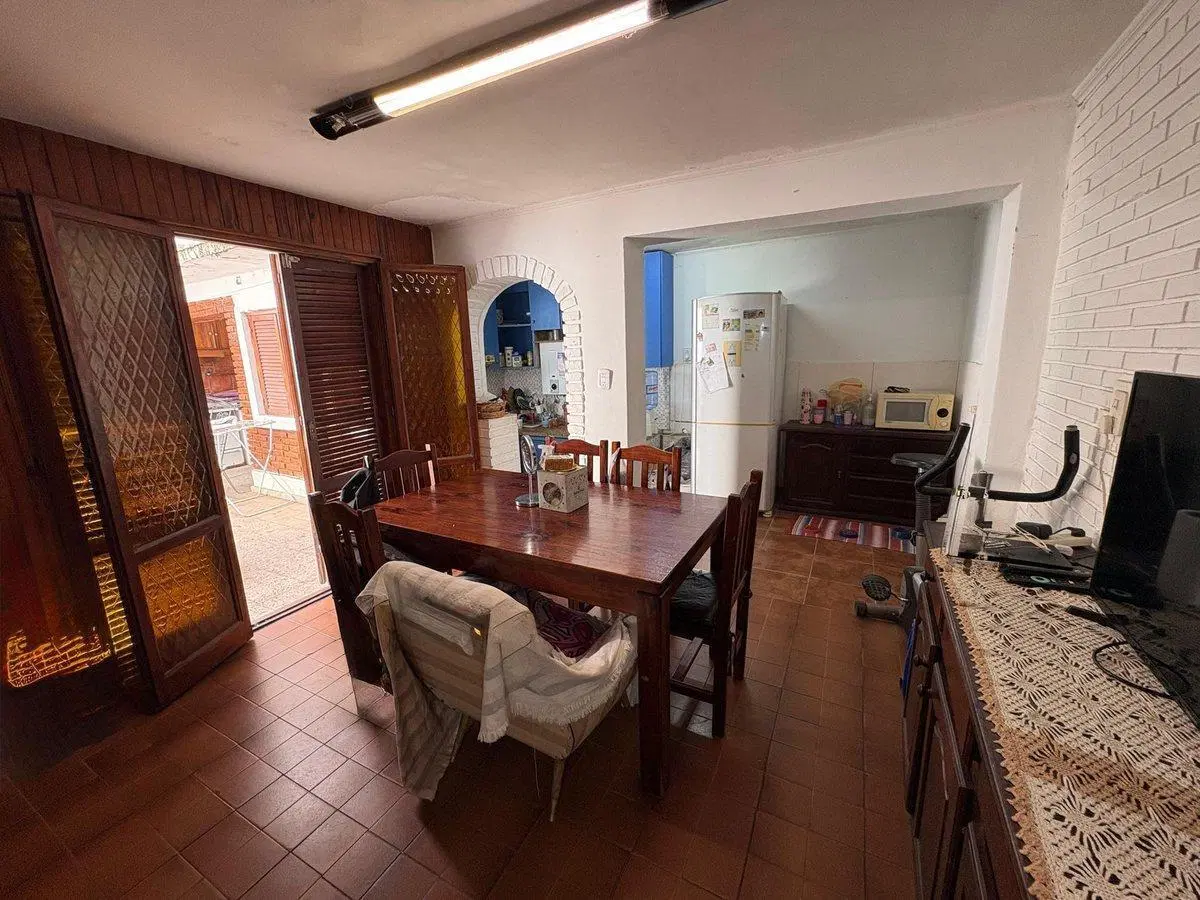 VENTA CASA INTERNA SARGENTO CABRAL, 3 DORM + PATIO 5