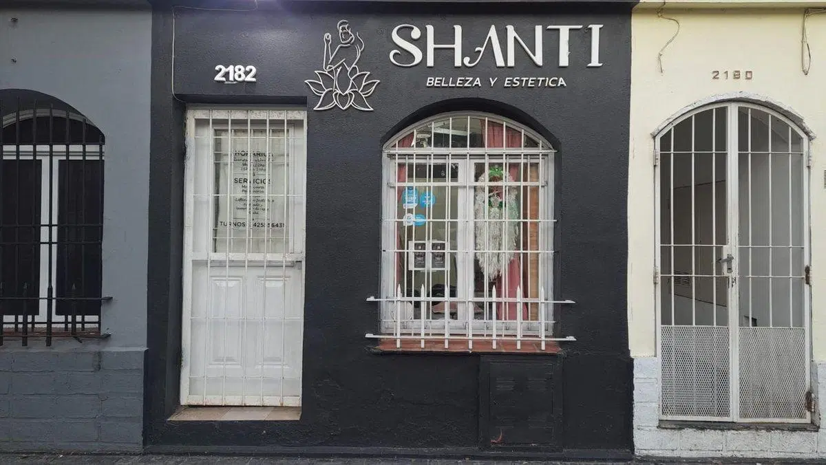 LOCAL COMERCIAL SOBRE URQUIZA 2100 2