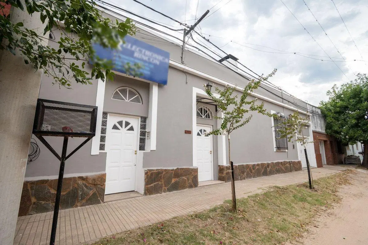Venta Casa Rincón a 1 cuadra de la Plaza 2