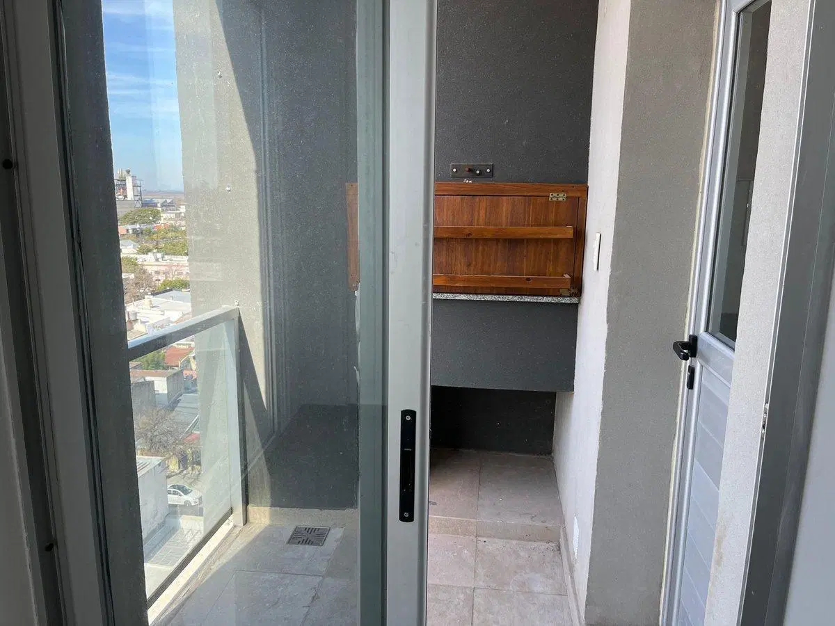 DEPTO 1 DORMITORIO CON COCHERA PISO 8 VISTA ESTE 4