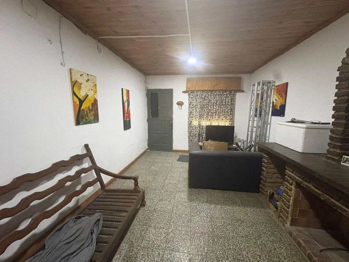 CASA DE 2 DORMITORIOS Y ESCRI. BARRIO SAN LORENZO 5