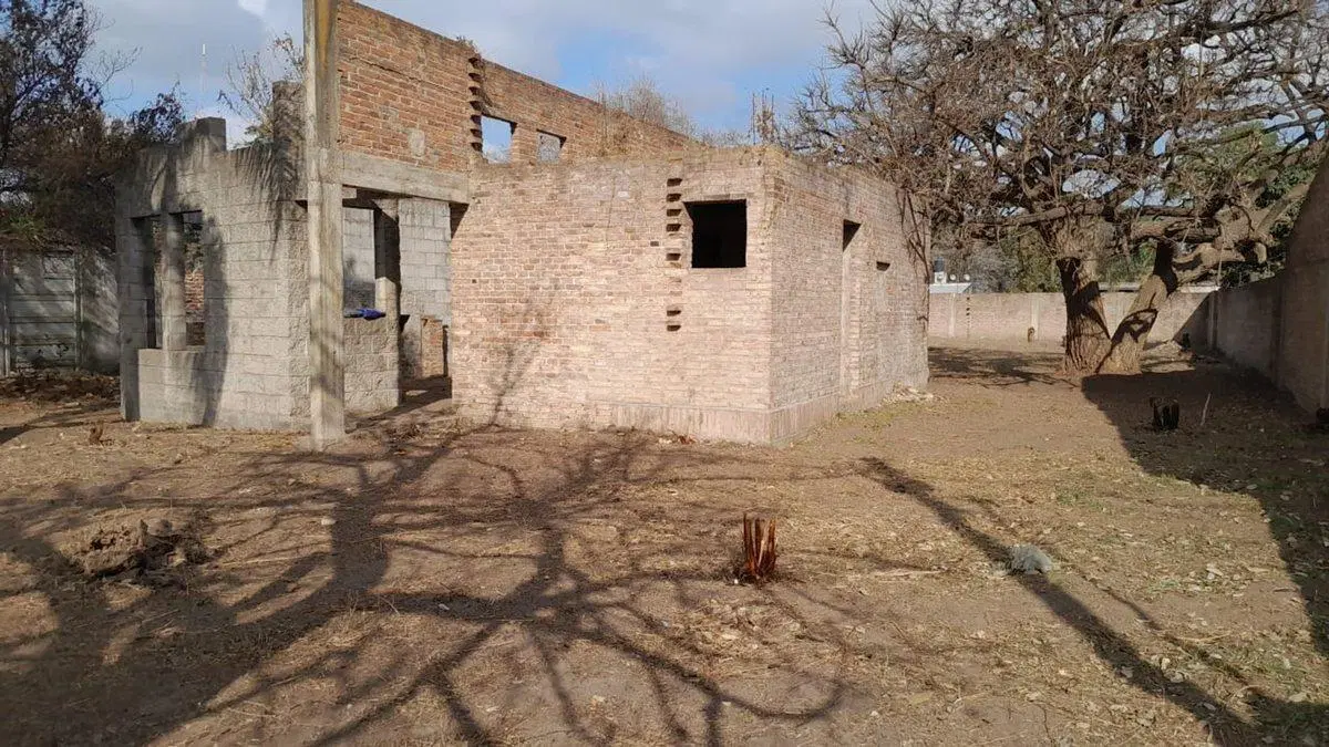 SE VENDE TERRENO , 20x45 (900 M2) , URRIBARIE 1169 3