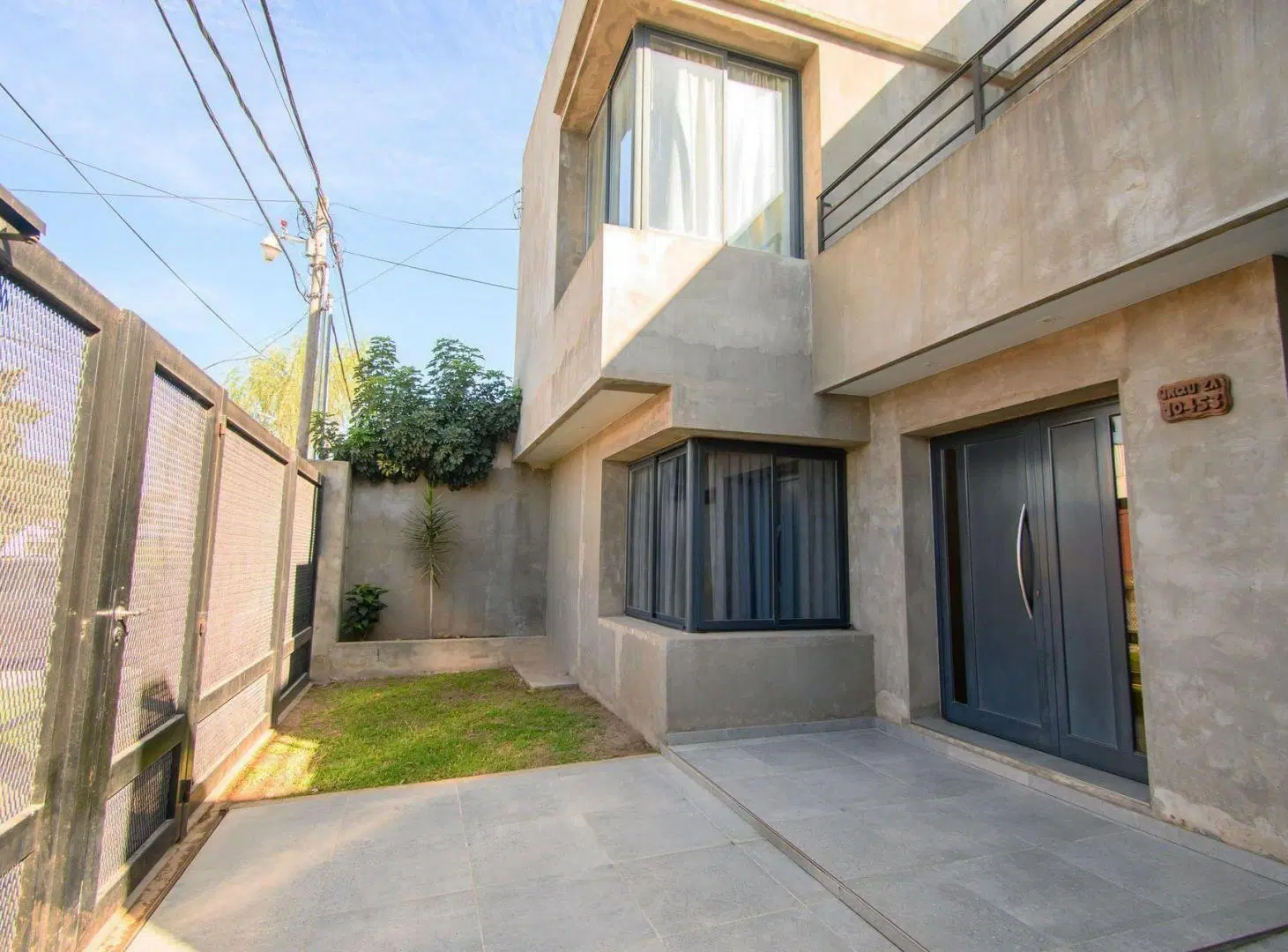 CASA A LA VENTA URQUIZA 3