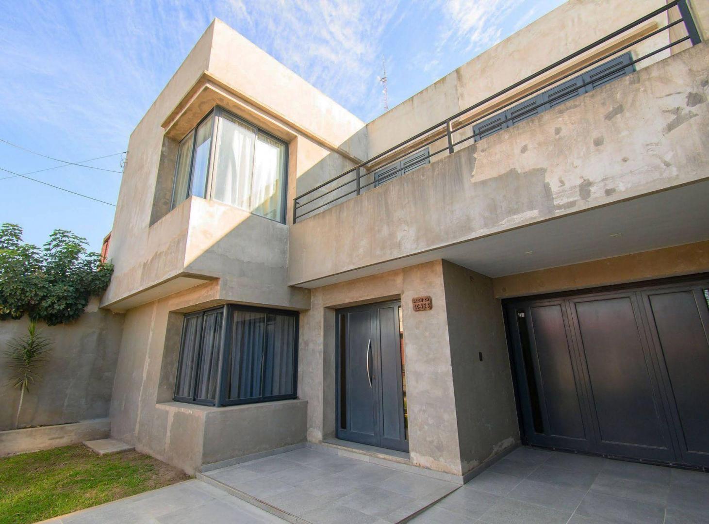 CASA A LA VENTA URQUIZA