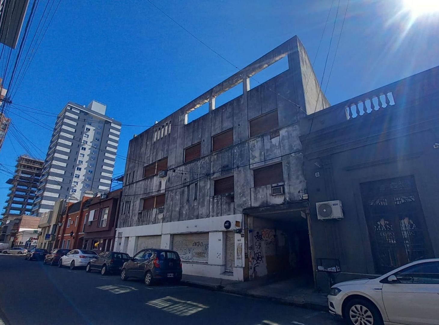 VENTA COCHERA EN MICROCENTRO