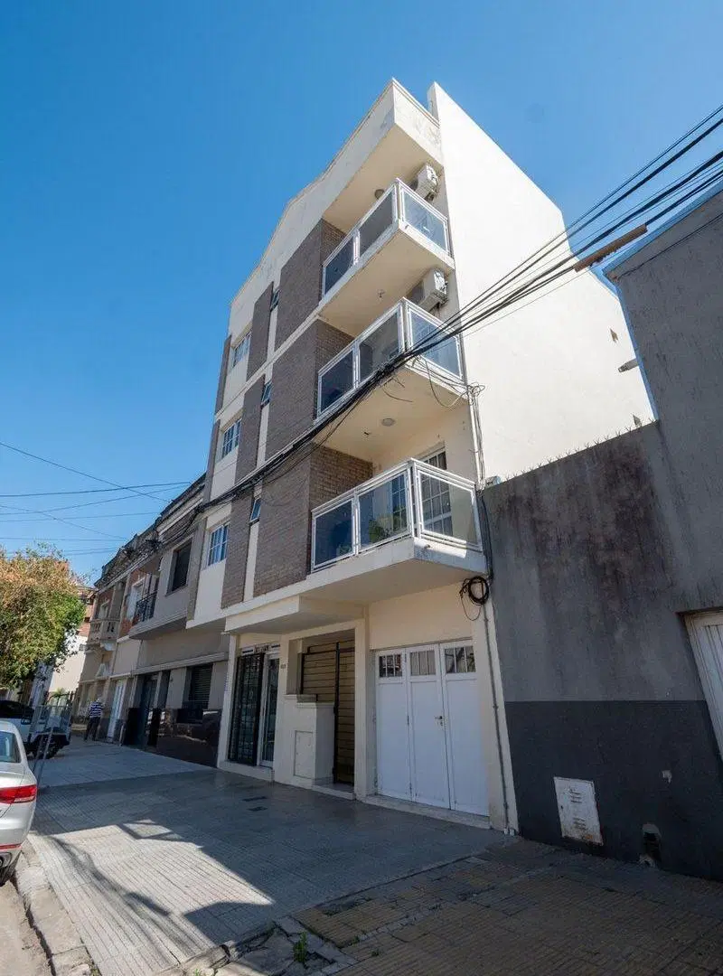 Vende depto en corazón Candioti Norte 2
