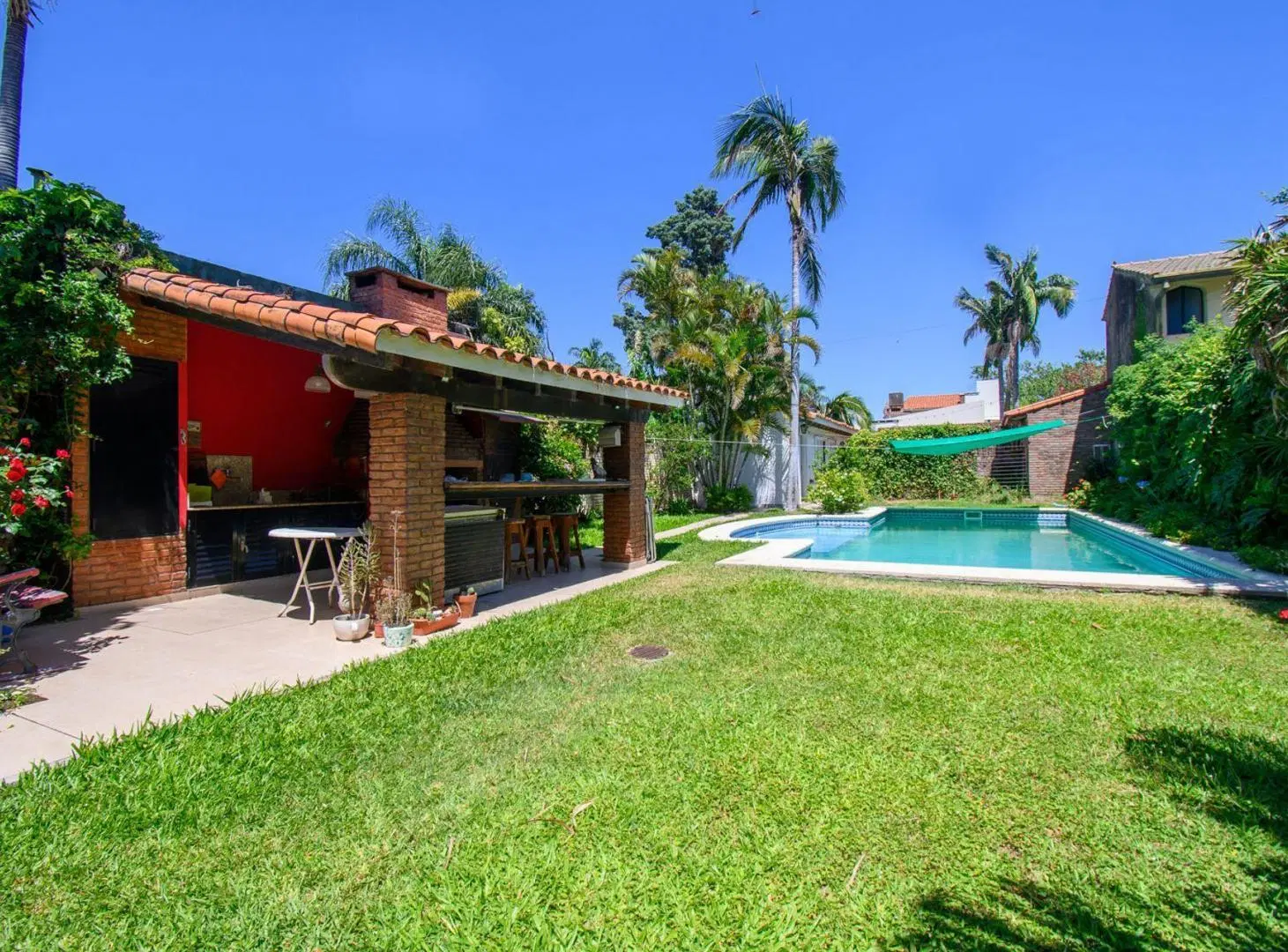 VENTA CASA SOBRE COSTANERA EN BARRIO 7 JEFES 2