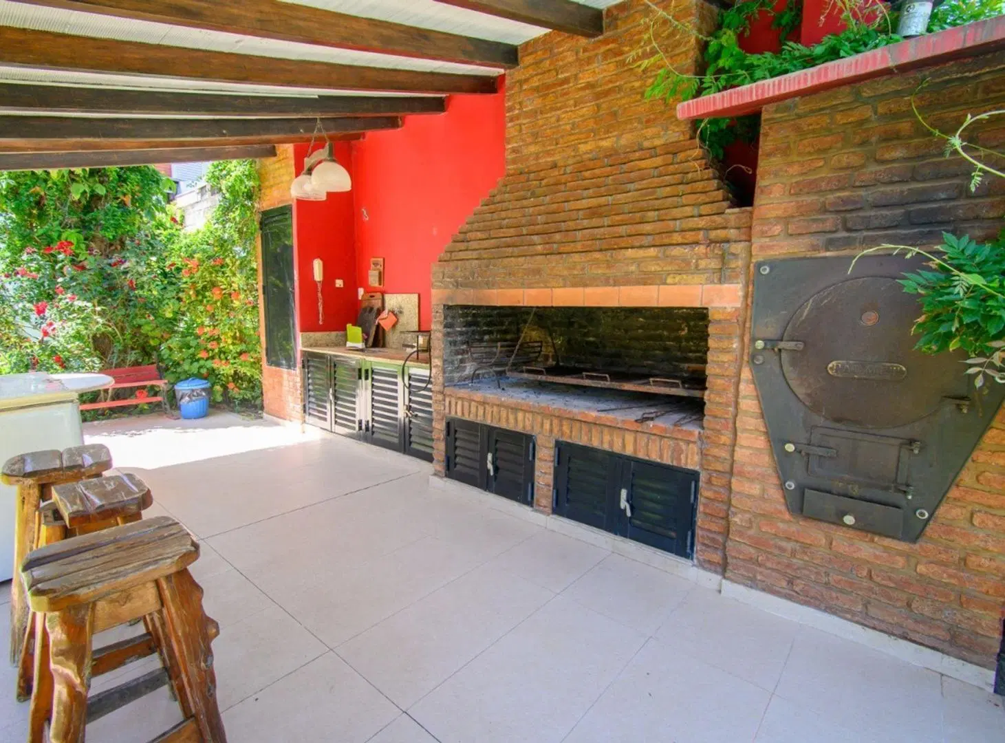 VENTA CASA SOBRE COSTANERA EN BARRIO 7 JEFES 5