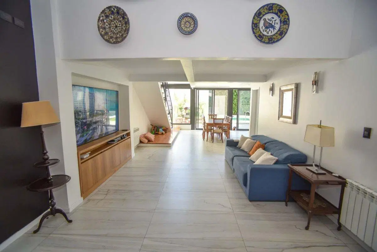 VENTA CASA MODERNA A ESTRENAR EN CANDIOTI SUR 4