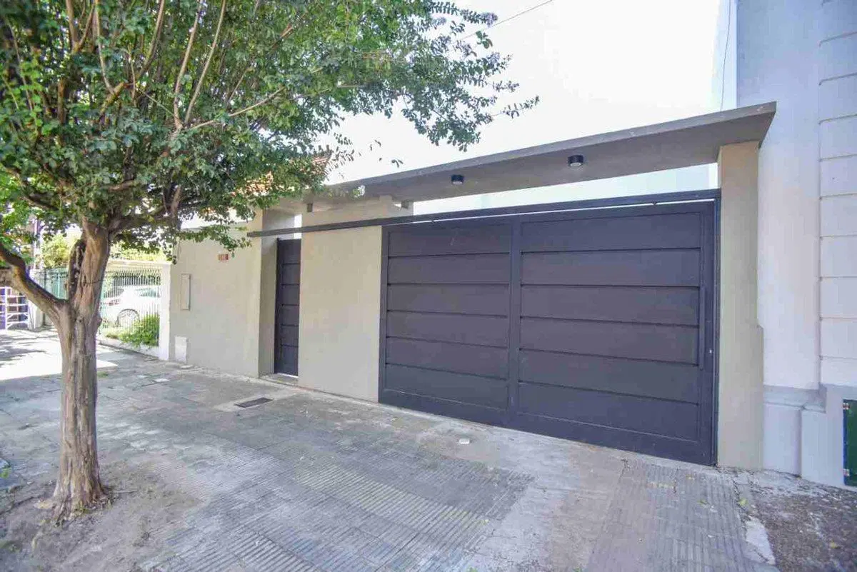 VENTA CASA MODERNA A ESTRENAR EN CANDIOTI SUR 3