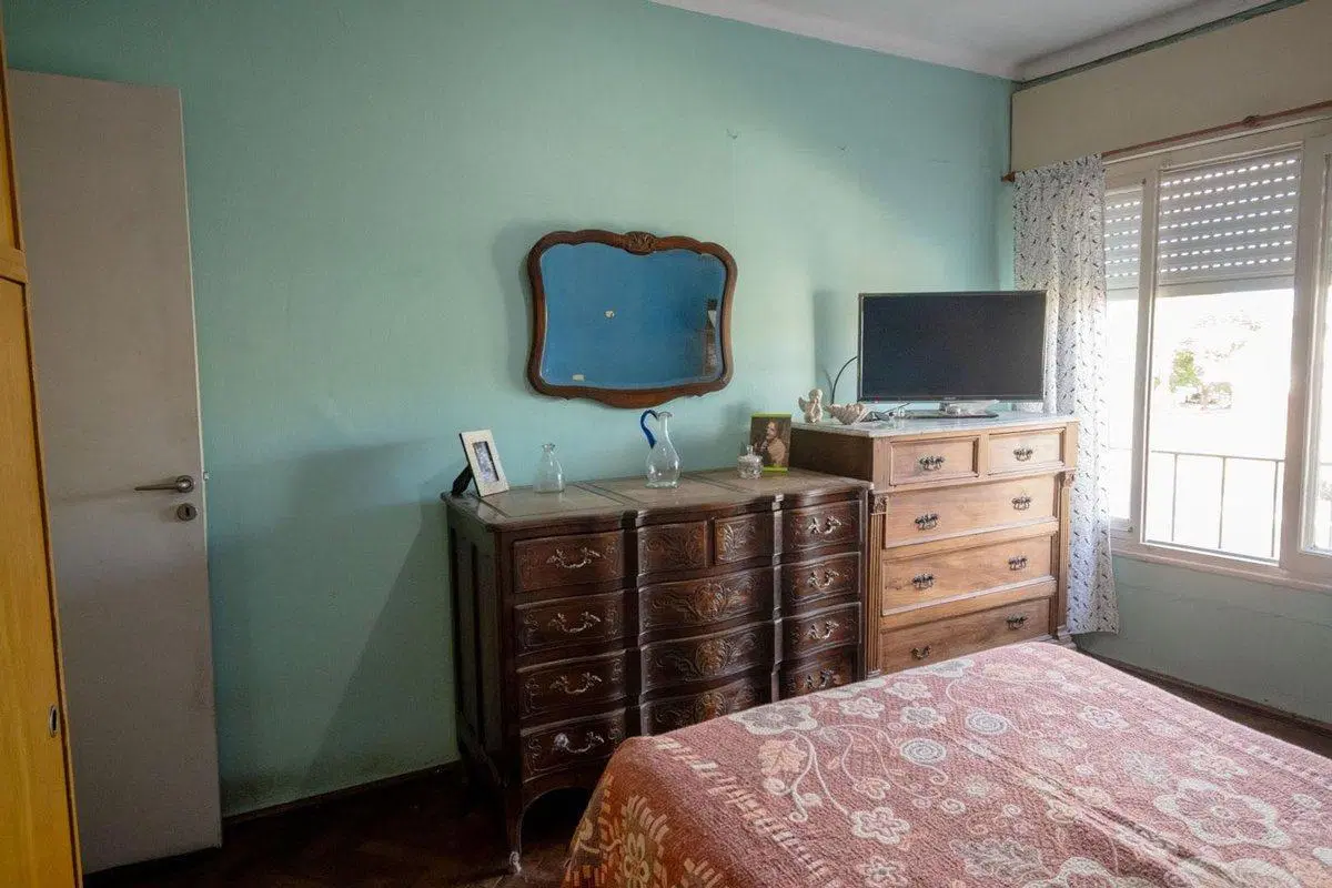 VENTA PLANTA ALTA DE 2 DORMITORIOS SOBRE AVENIDA 5