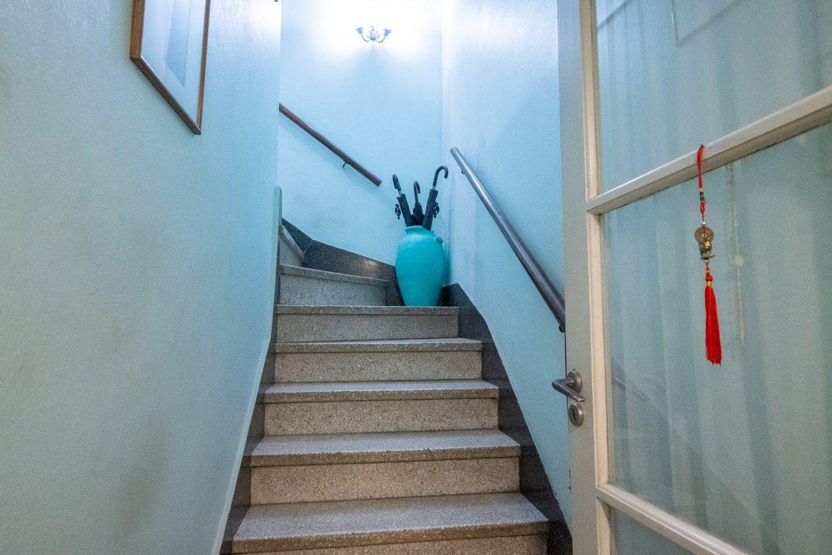 Foto de VENTA PLANTA ALTA DE 2 DORMITORIOS SOBRE AVENIDA, imagen 4