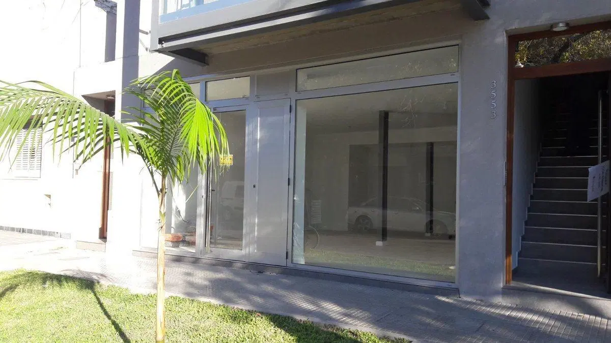 Local comercial a metros de avenida freyre 2