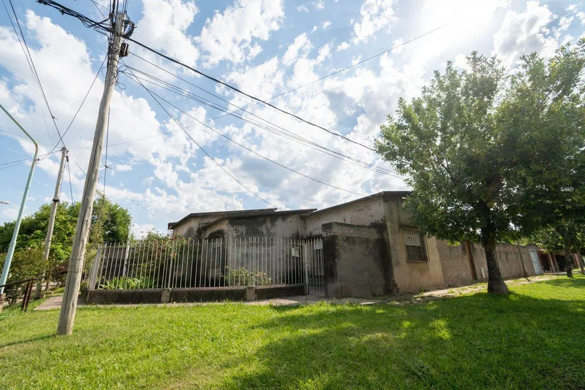 CASA EN SANTO TOME DE 3 DORMITORIOS Y PATIO 4