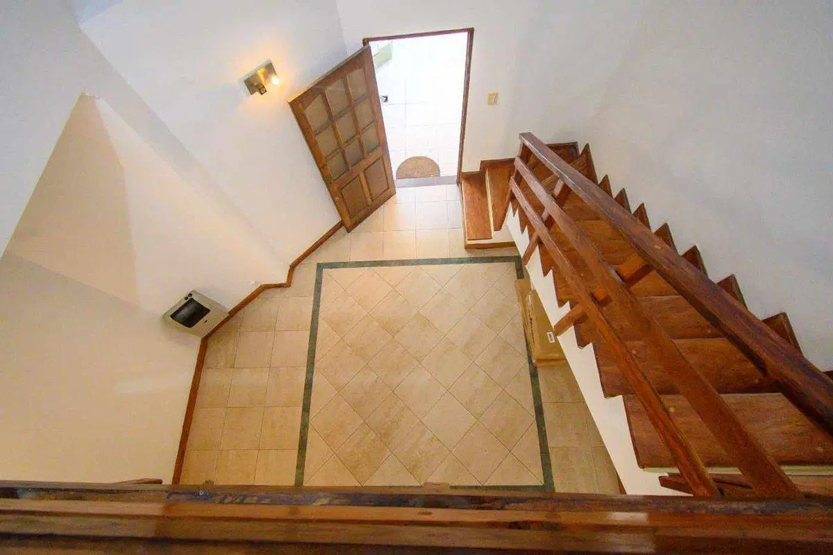 Venta duplex con patio y cochera en Constituyentes 5