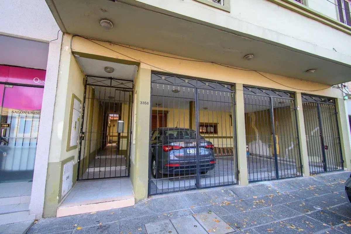 Venta duplex con patio y cochera en Constituyentes 3