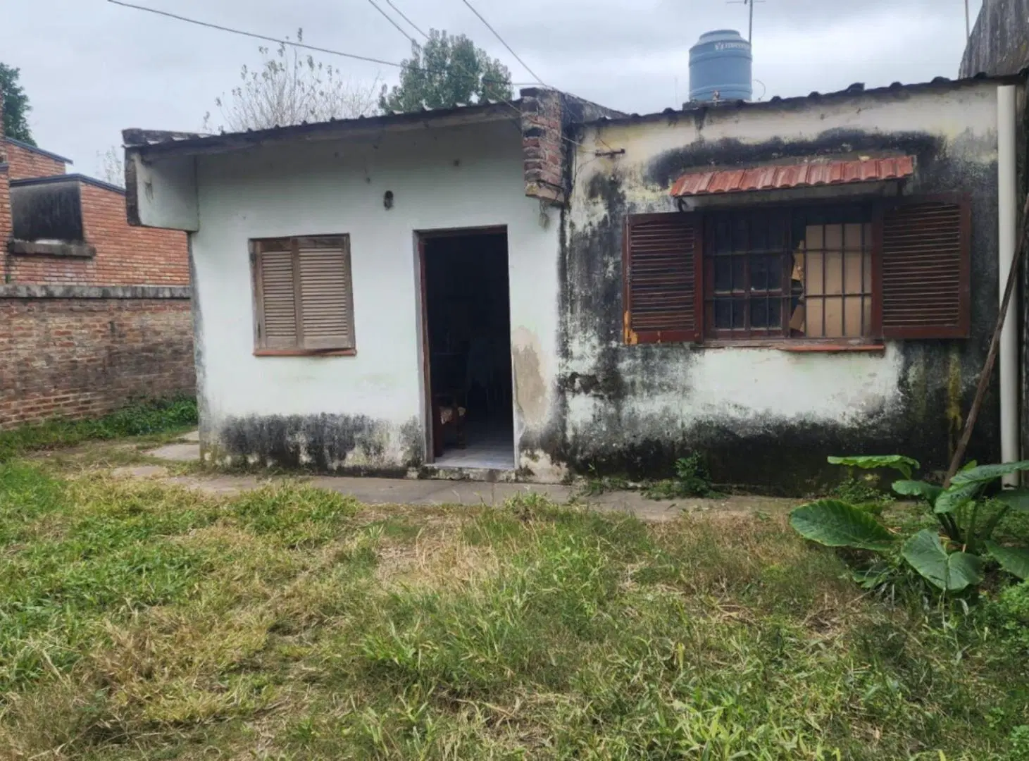 CASA A REFACCIONAR Y GRAN TERRENO 4