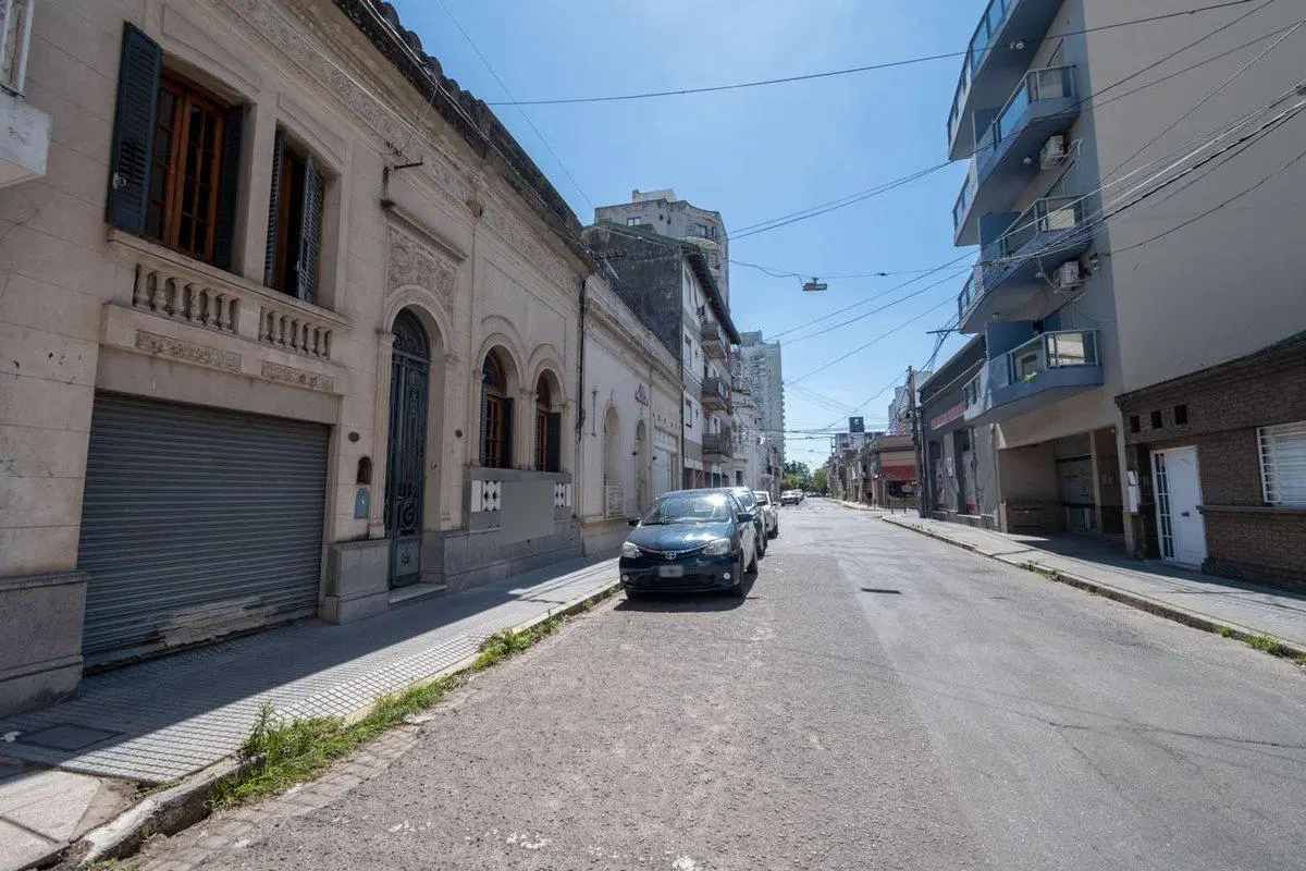Casa en venta con 4 dormitorios en Constituyentes 3