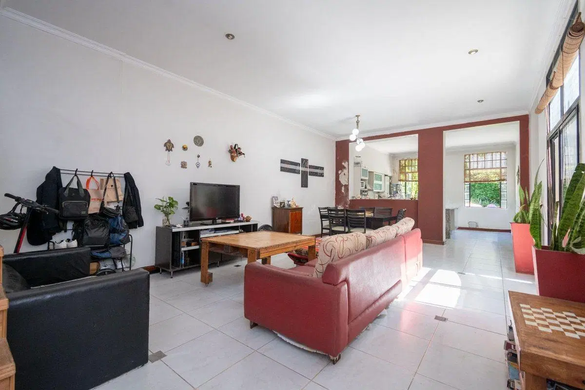 Casa en venta con 4 dormitorios en Constituyentes 4