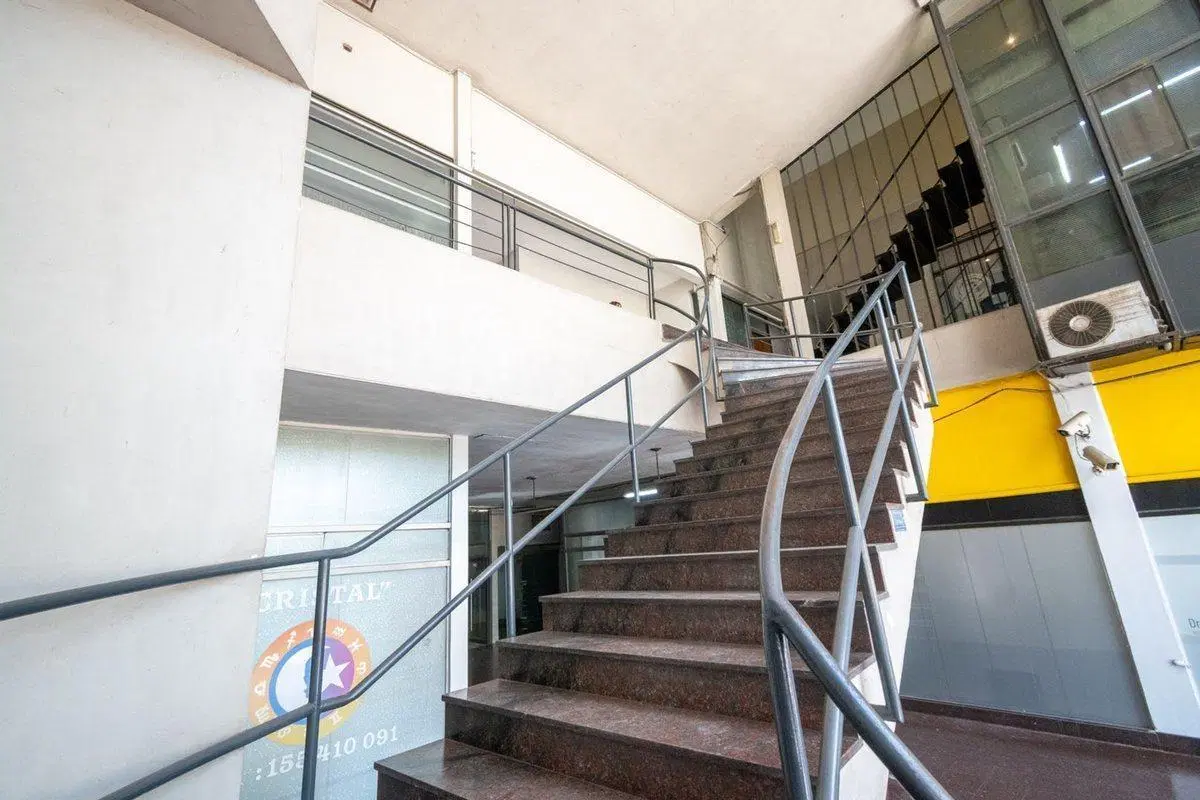 OFICINAS Y COCHERA EN VENTA 2