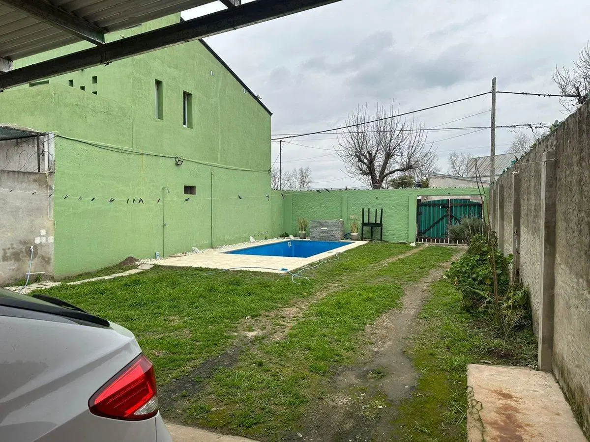 Terreno con pileta en venta en Altos del valle.- 5