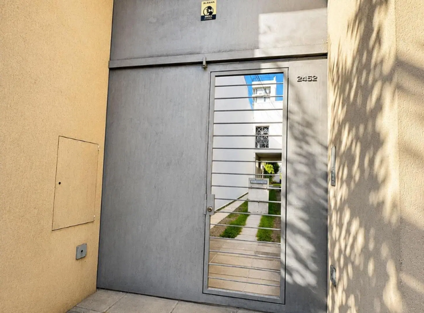Venta interno con cochera entre Boulevares 2
