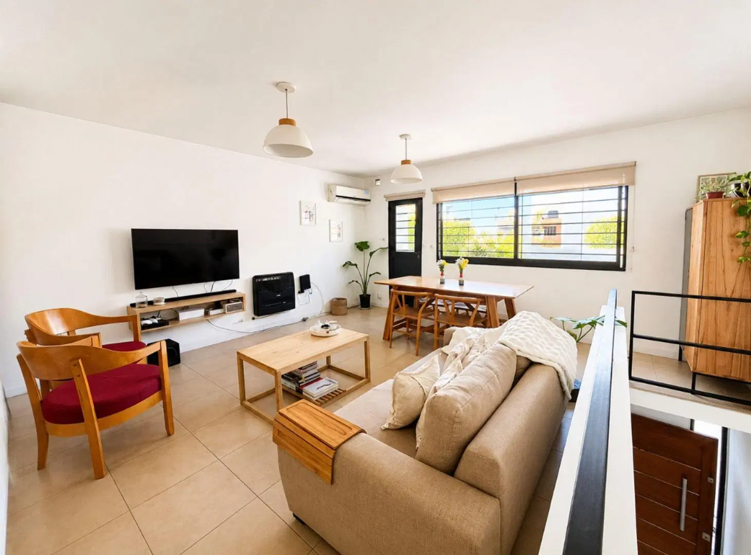 Venta interno con cochera entre Boulevares 5