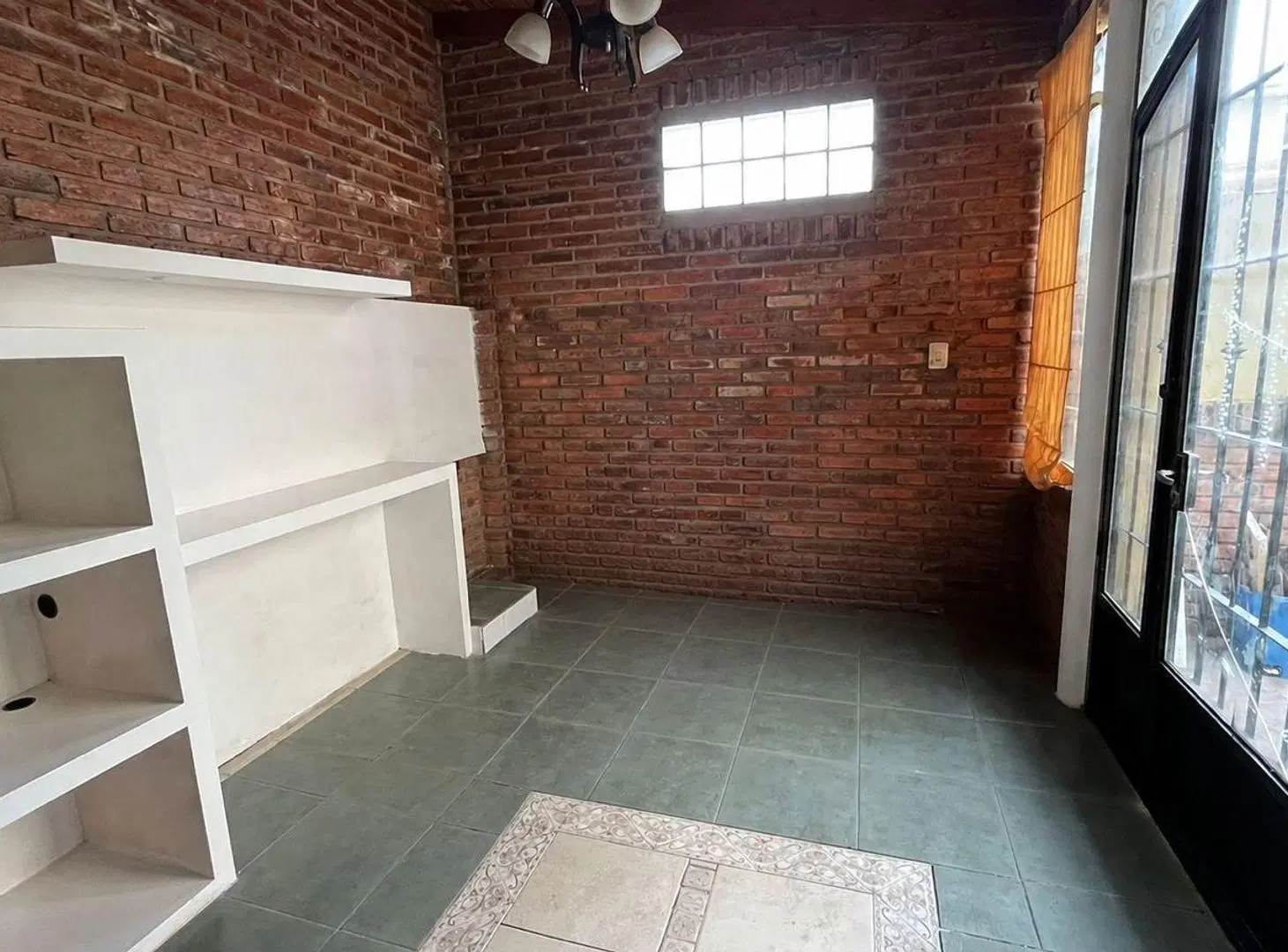 SE VENDE INTERNO SOBRE PASAJE MARSENGO 2