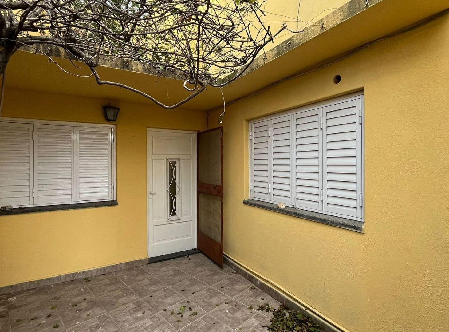 SE VENDE INTERNO SOBRE PASAJE MARSENGO