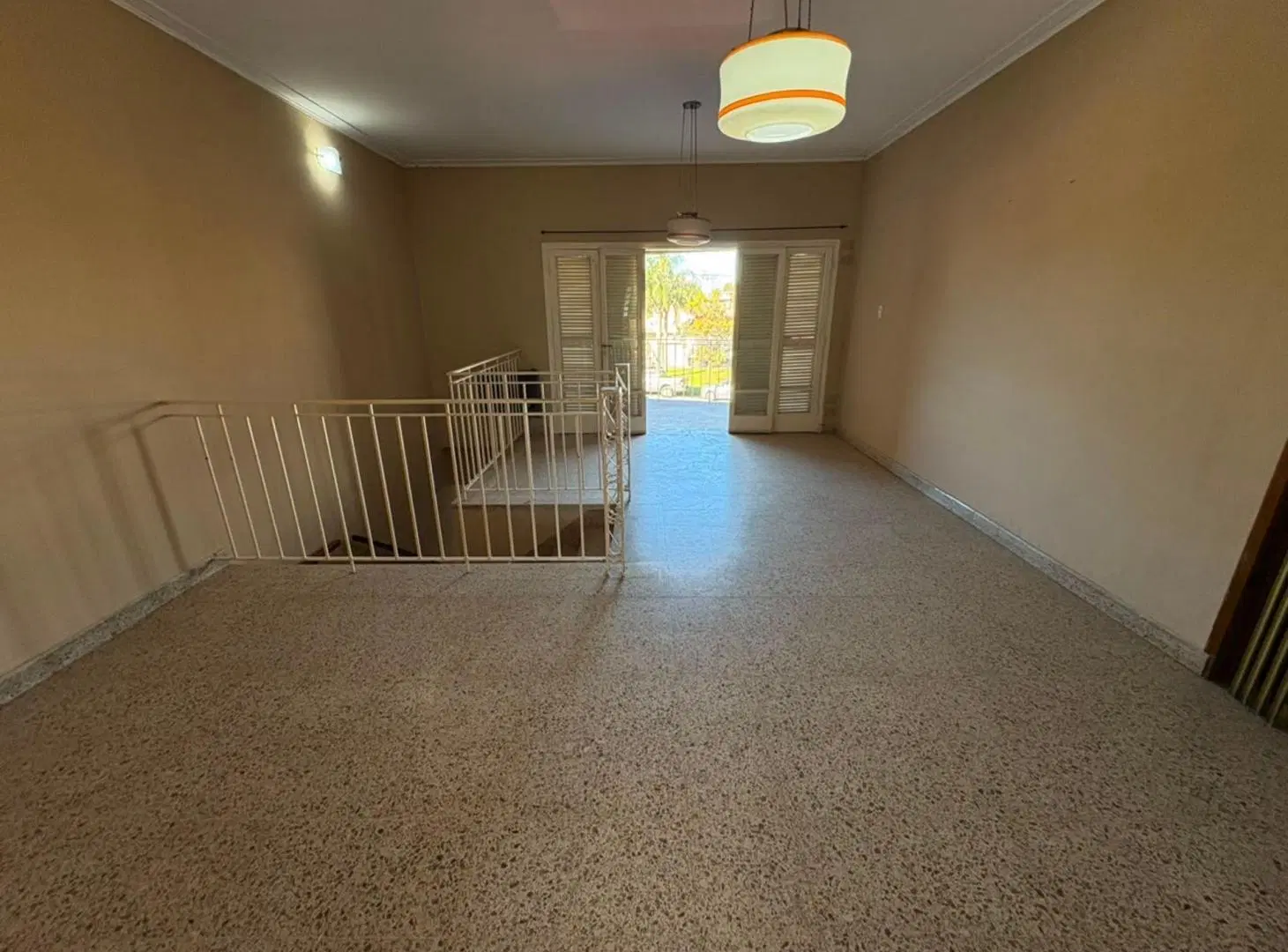 VENTA CASA EN PLANTA ALTA + LOCAL SOBRE A.GRAL PAZ 3