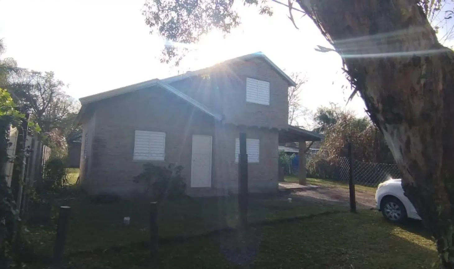 Casa con pileta y gran patio en Arroyo Leyes 2