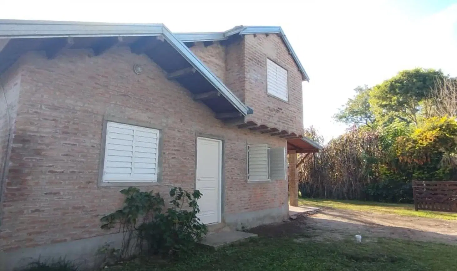 Casa con pileta y gran patio en Arroyo Leyes 4