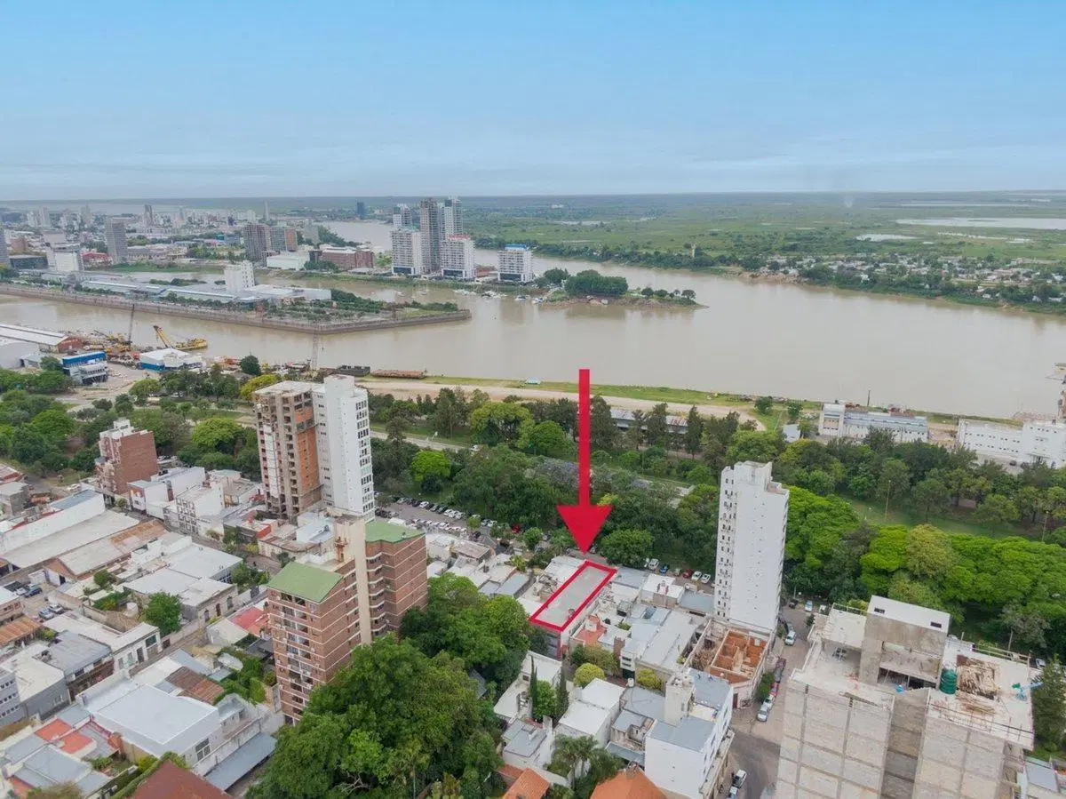 Venta oficina y deposito frente al puerto Santa Fe 3