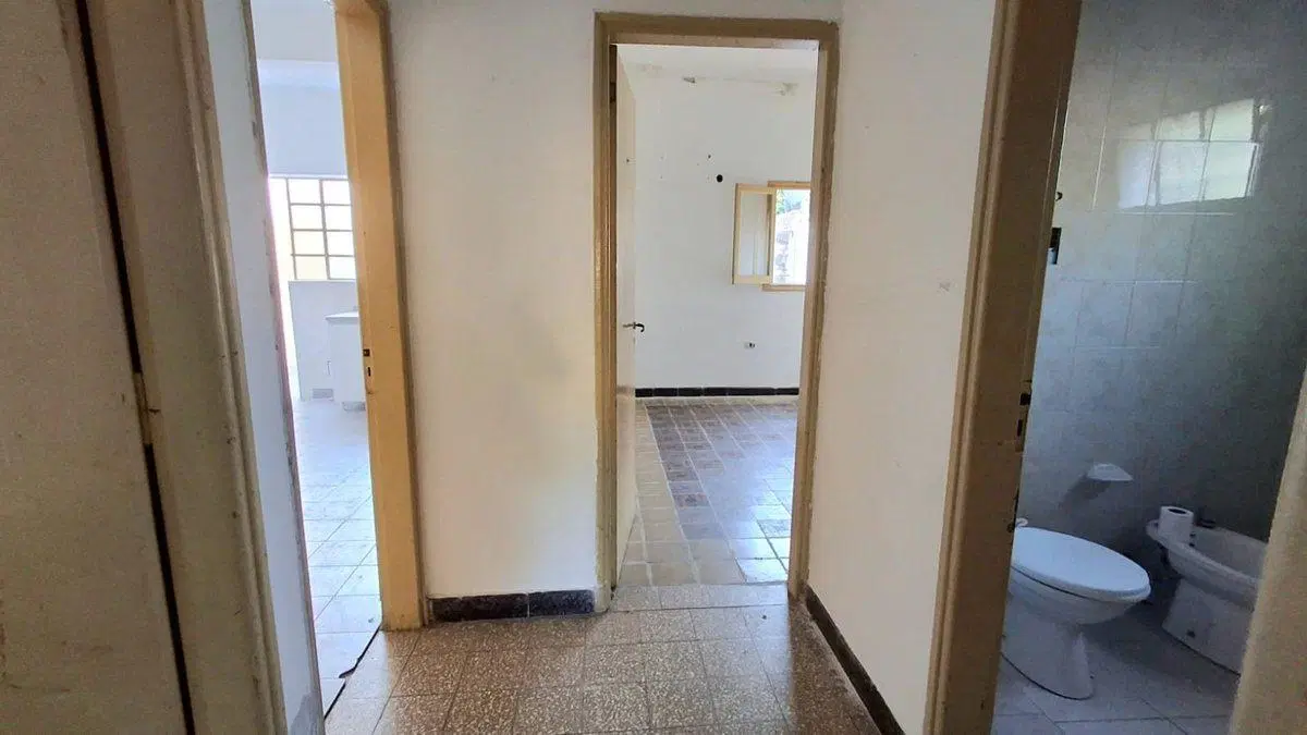 CASA CON PATIO A MTS DE GRAL. PAZ 2