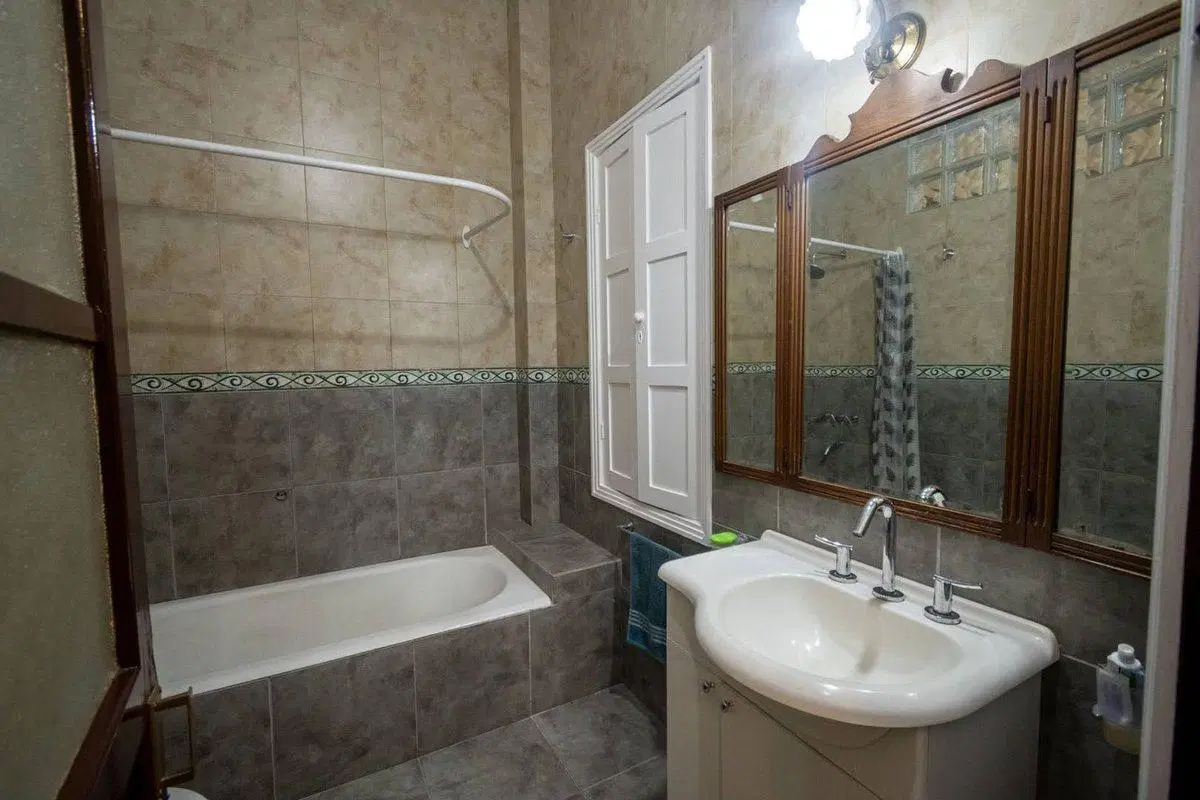 VENTA CASA 3/4 DORMITORIOS CON COCHERA Y PATIO 3