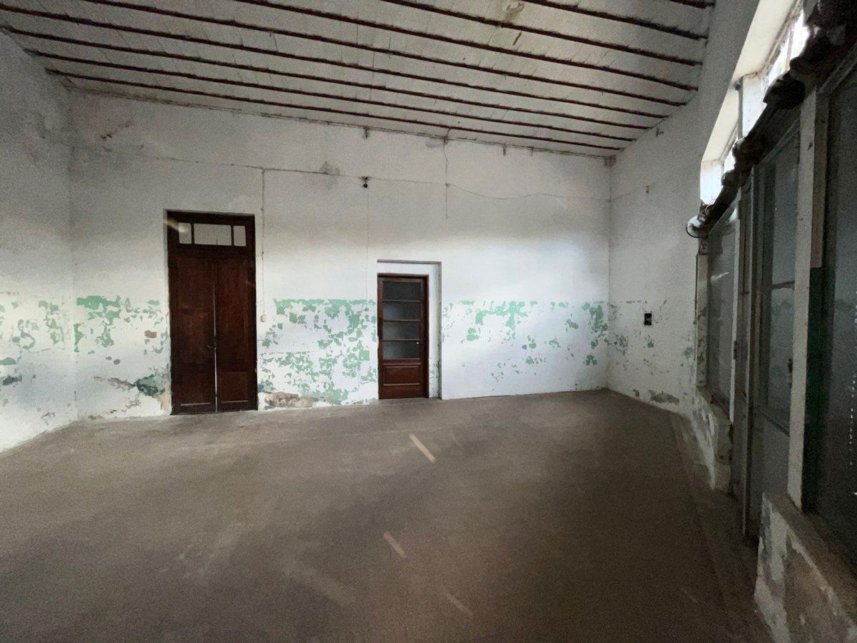 Foto de VENDE LOCAL EN ESQUINA ENTRE BOULEVARES SANTA FE, imagen 2