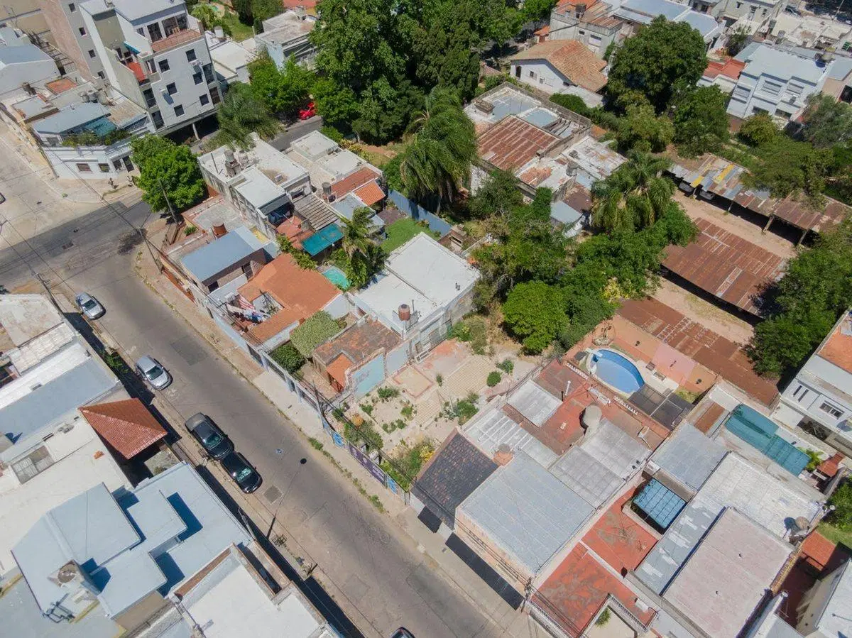 Lote de 264 m2 en Barrio Sur 7